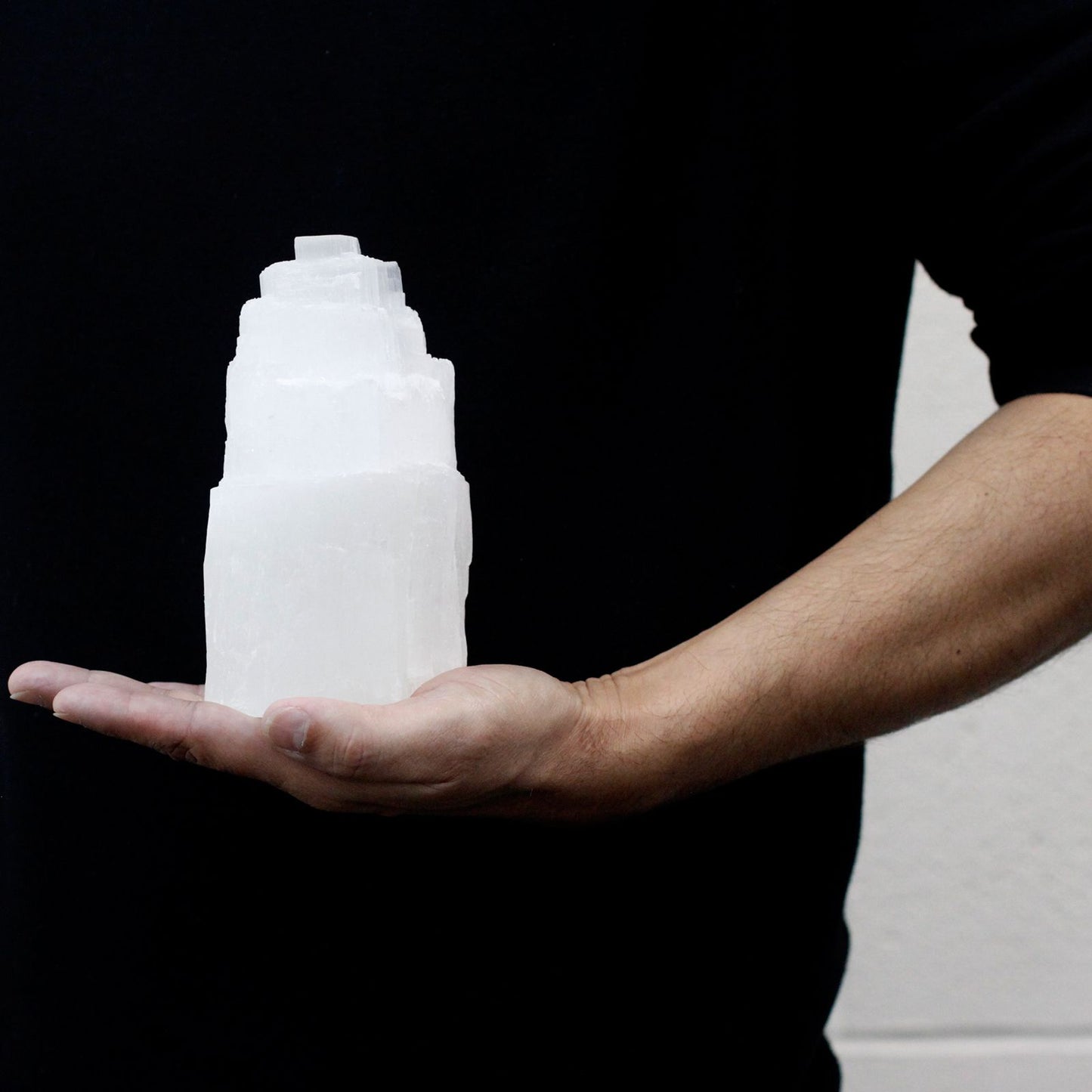 Natural Selenite Tower Lamp - 15 cm – lifestyle shot