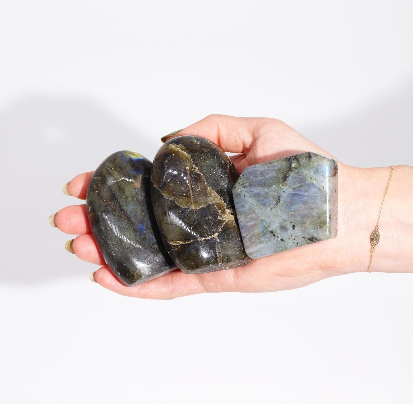 Madagascar Labradorite Tomb Stone (approx 80-100gms 50-70mm) – packaging