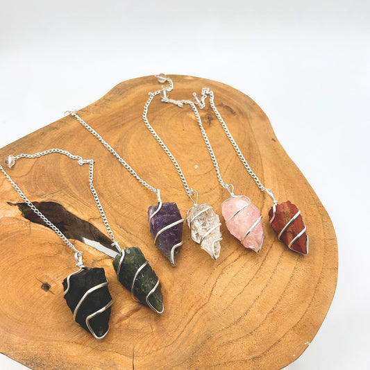 Raw Gemstone Pendulum - Amethyst – detail view