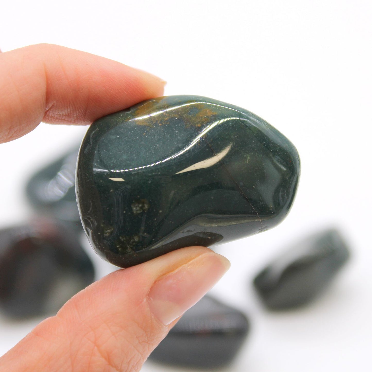 XL Tumble Stones - Bloodstone – detail view