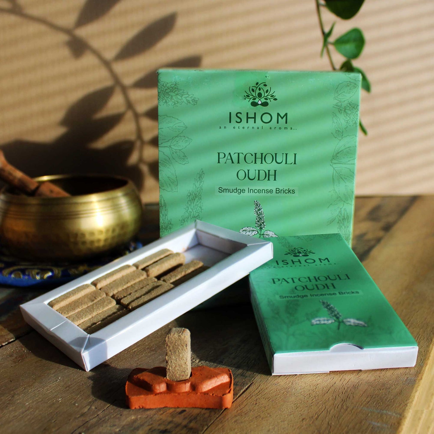 Pack of 15 Natural Incense Smudge Bricks and Burner - Patchouli Wood – detail view
