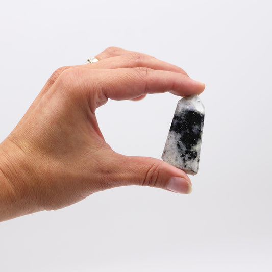Gemstone Points approx 6cm (0.5KG) - Indian Moonstone (approx 8 pieces) – detail view