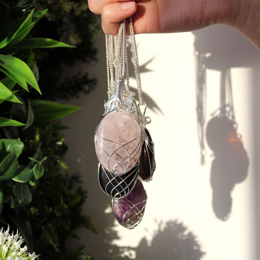 Swirl Wrapped Gemstone Necklace - Black Onyx – detail view