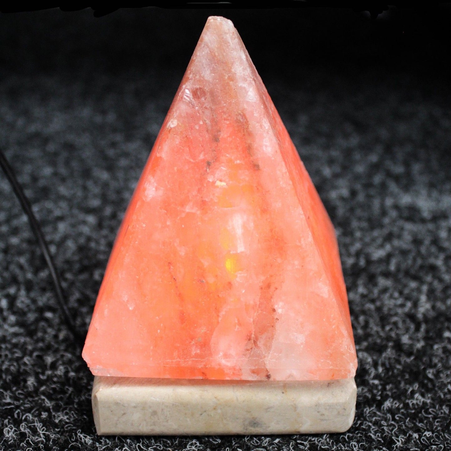 Quality USB Pyramid Salt Lamp - 9 cm (single) – detail view