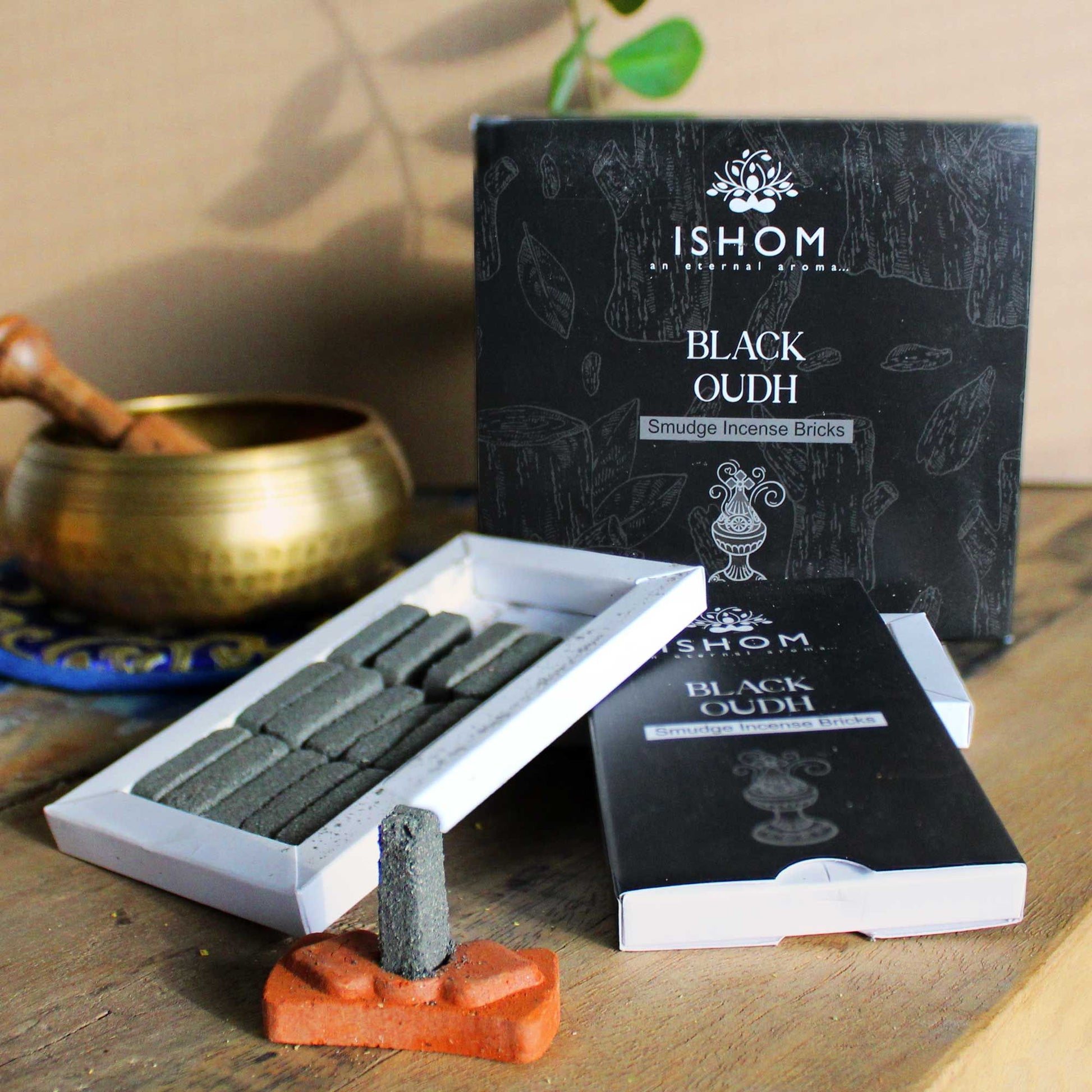 Pack of 15 Natural Incense Smudge Bricks and Burner - Black Wood – detail view
