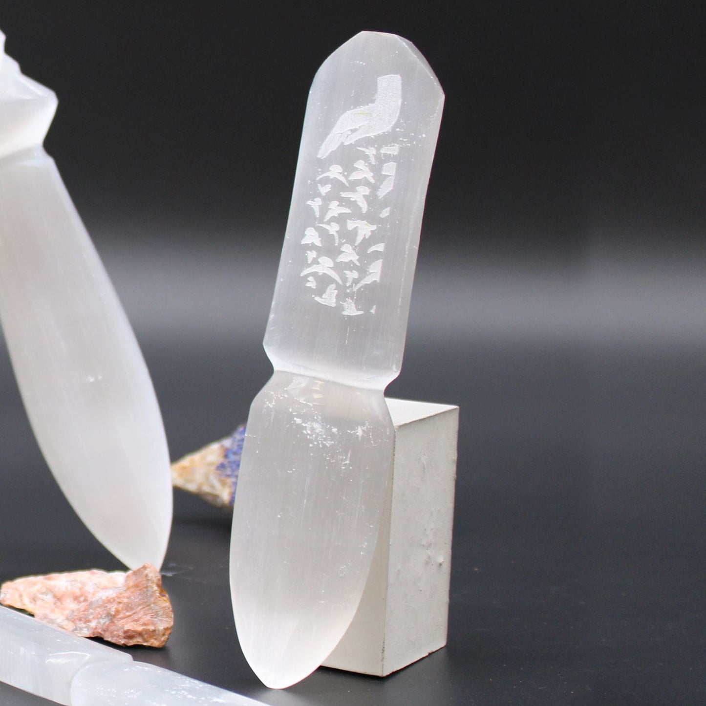 Selenite Ritual Knife - Releasing Bonds – detail view