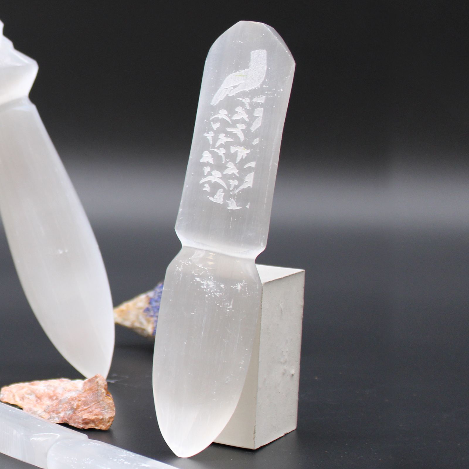 Selenite Ritual Knife - Releasing Bonds – detail view