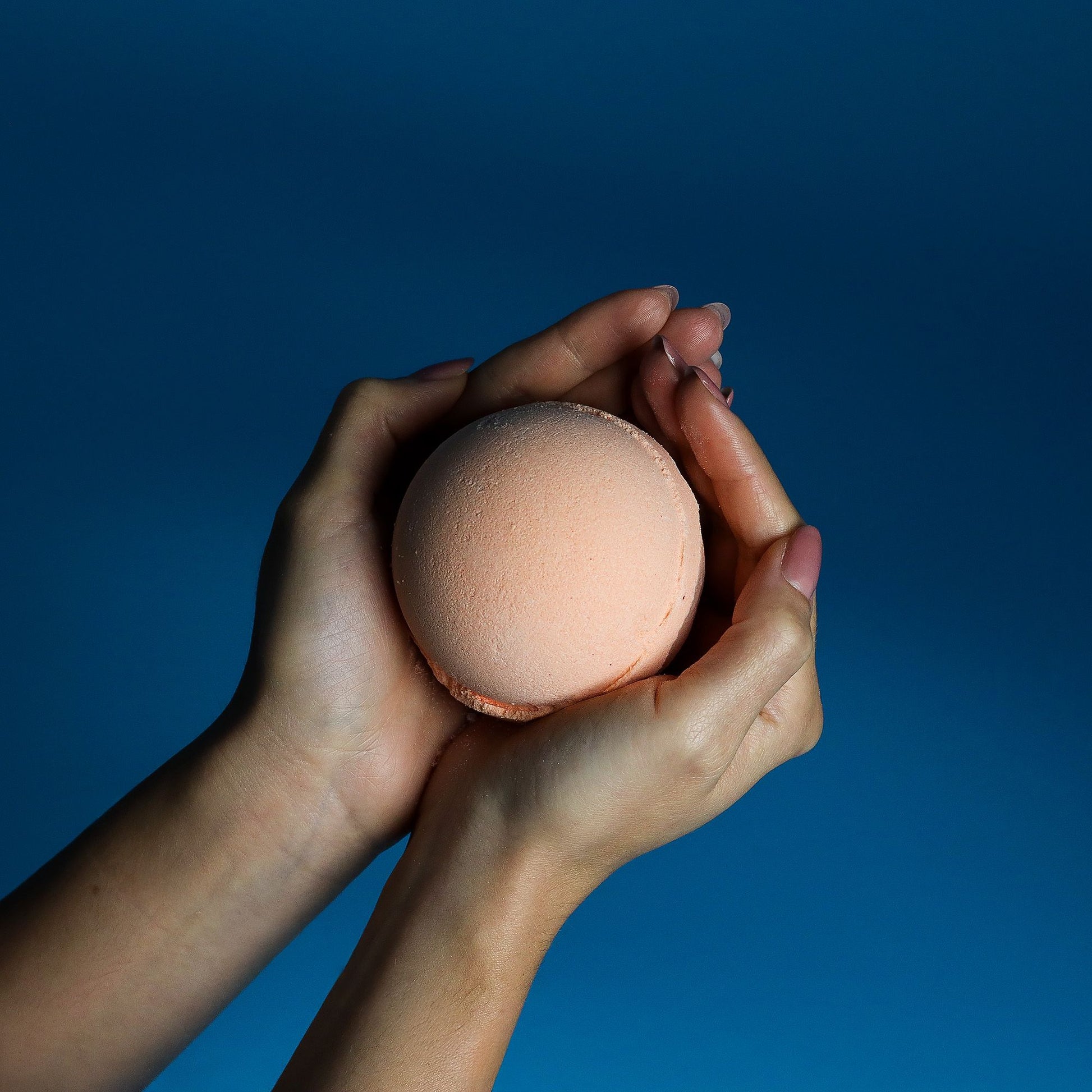 Set of 3 Tangerine & Grapefruit Bath Bombs – detail view