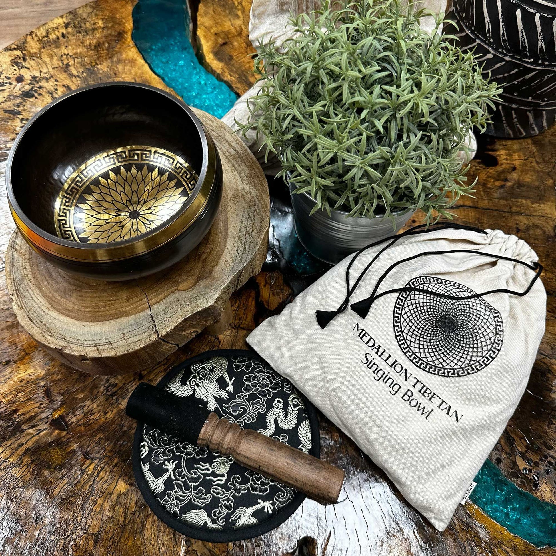 Hand Beaten & Engraved Singing Bowl Gift Set - 14cm - Round Medallions – detail view