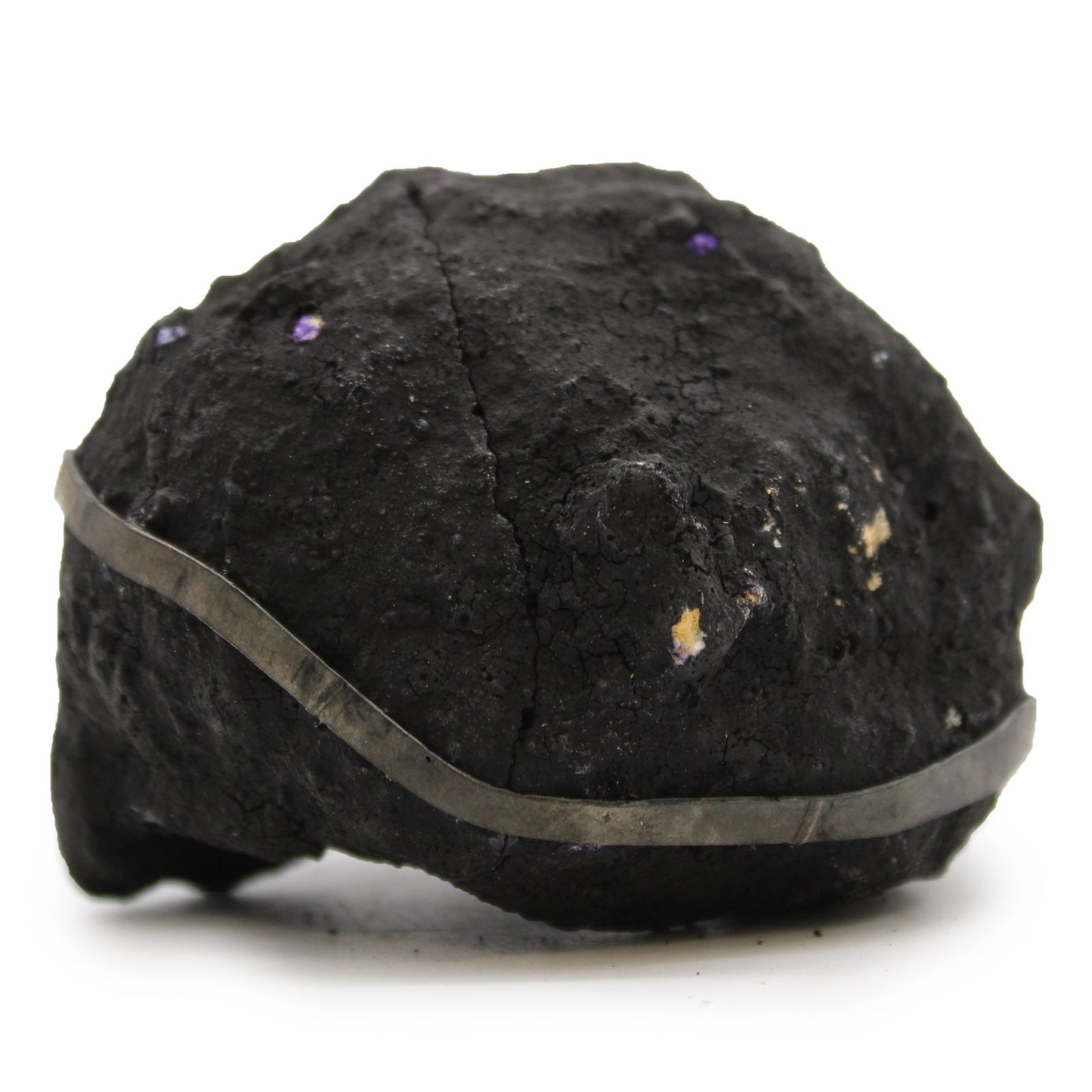 Coloured Calsite Geodes - Black Rock - Purple – detail view