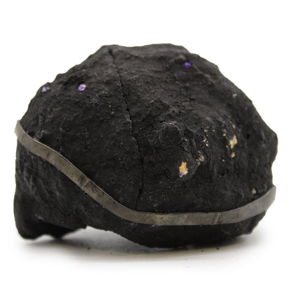 Coloured Calsite Geodes - Black Rock - Purple – detail view