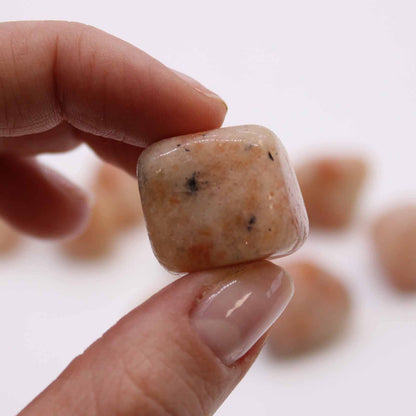 L Tumble Stones - Sunstone – detail view