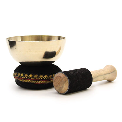 Brass Singing Bowl Gift Set - 9cm – lifestyle shot