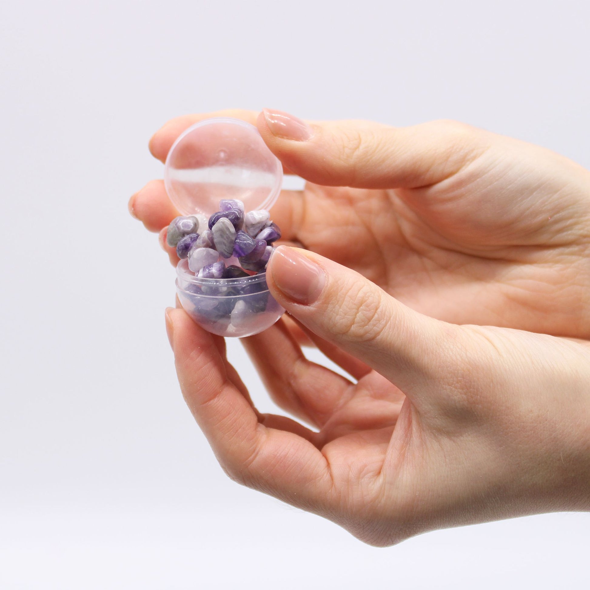 Amethyst Gem Bracelet Bath Bomb – detail view