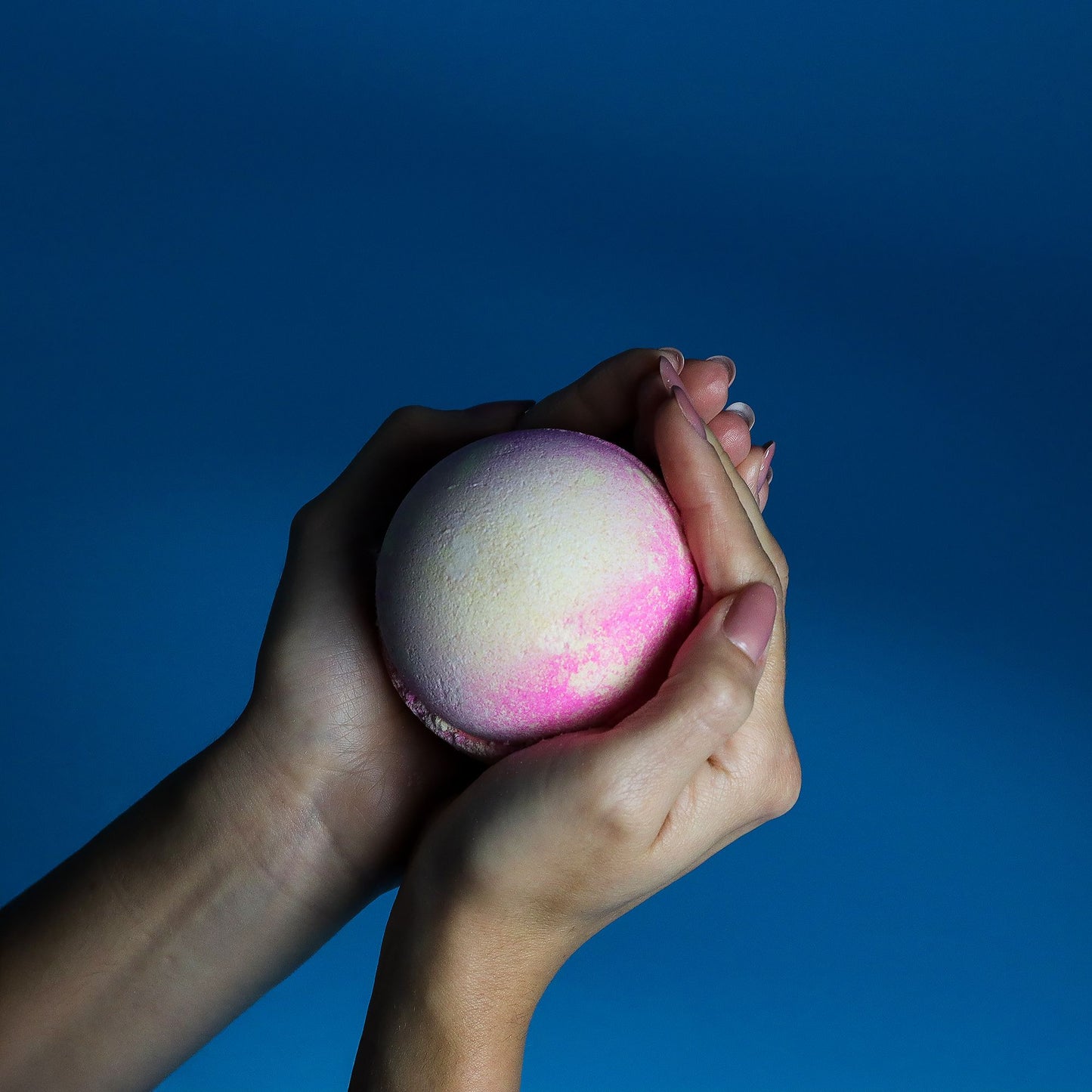 Set of 3 Pink Lemonade Bath Bombs – detail view
