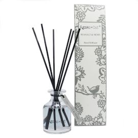 140ml Reed Diffuser - Seasalt and Moss – lifestyle shot