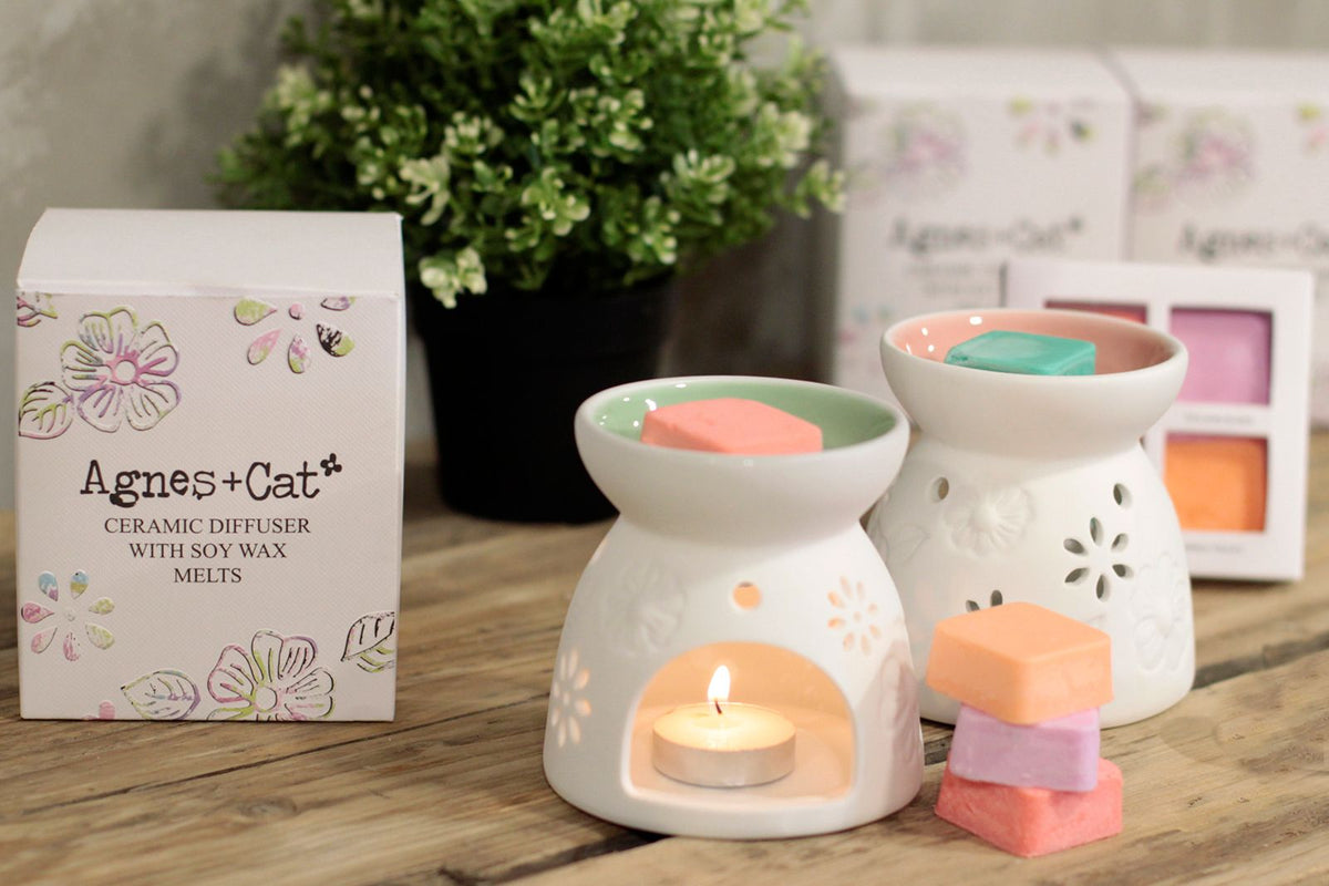 Ceramic Floral Wax Melt Burner with 4 Soy Wax Melts - Agnes + Cat