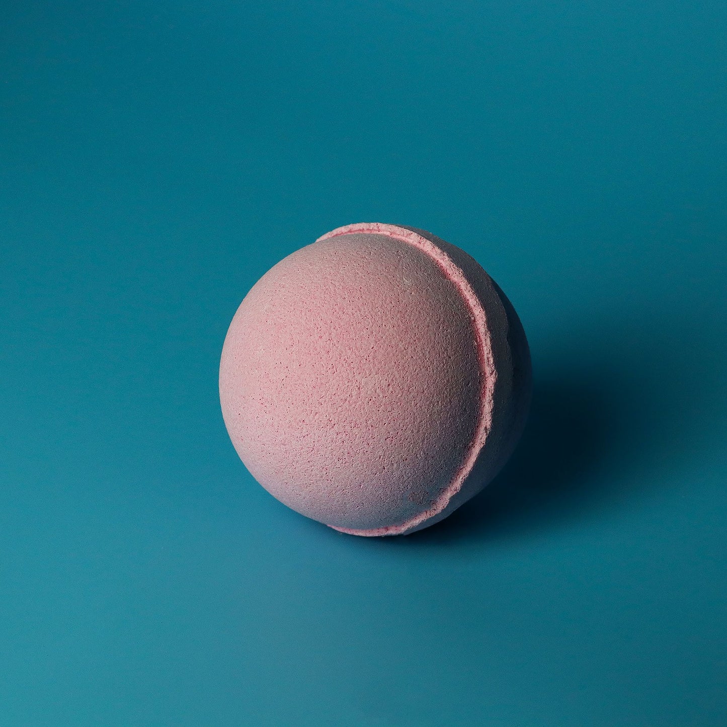 Set of 3 Very Berry Bath Bombs – lifestyle shot