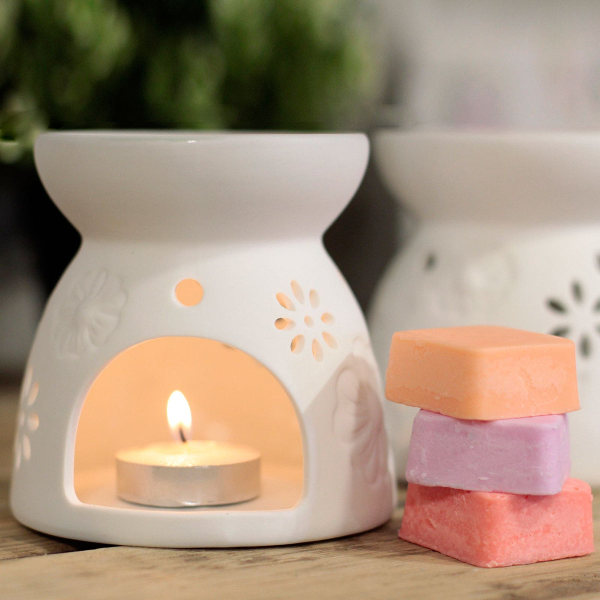 Ceramic Floral Wax Melt Burner with 4 Soy Wax Melts - Agnes + Cat