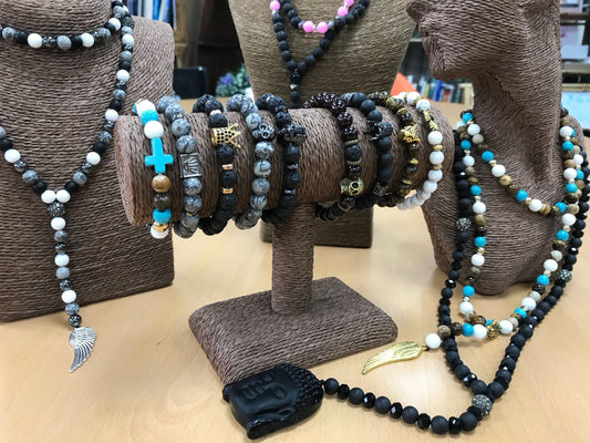Gold Hamsa / Lava Stone - Gemstone Bracelet – detail view