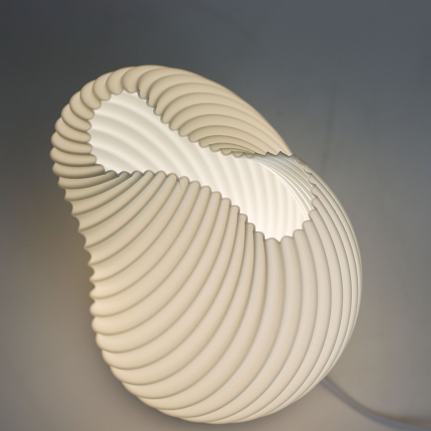 New Wave Lamp - USB - 3 settings - Shell Twisted – product image 5