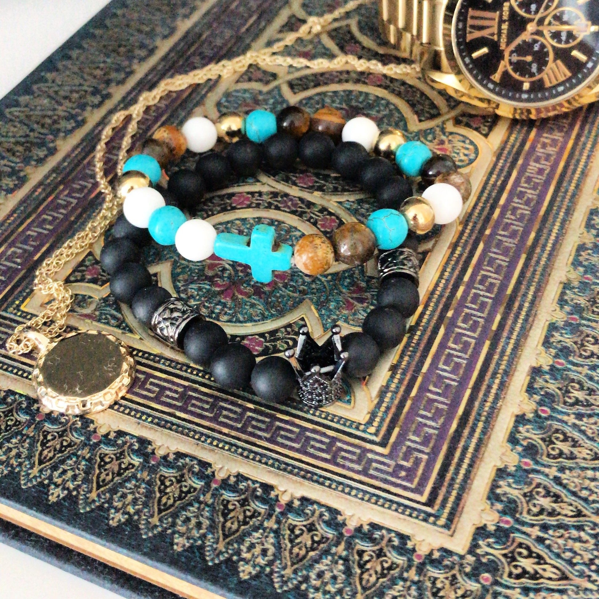 Gold Tiger / Tiger Eye - Gemstone Bracelet – lifestyle shot