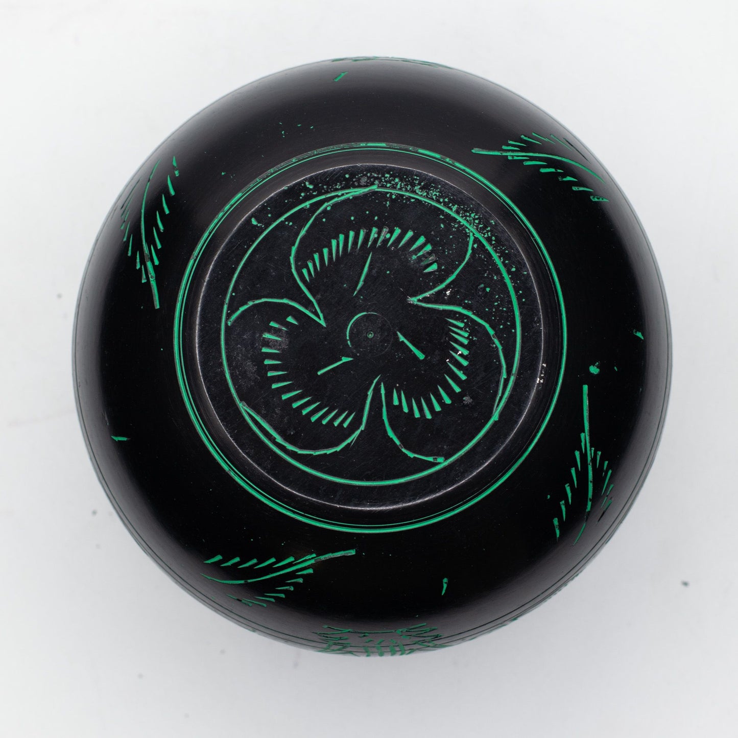 Cauldron Singing Bowl - Magic Mushroom - Green (15cm) – detail view