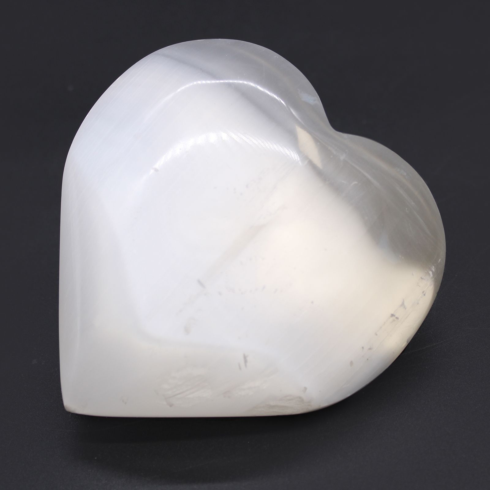 Selenite Heart - 10 cm – detail view