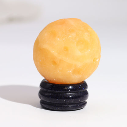 Yellow Jade Planet on a Sola Goldstone Stand (SATURN) – detail view