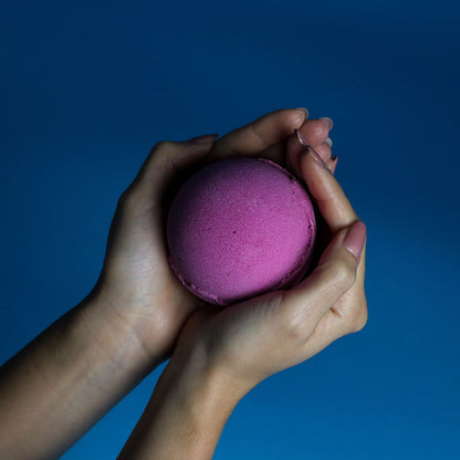 Set of 3 Cranberry Bath Bombs – detail view