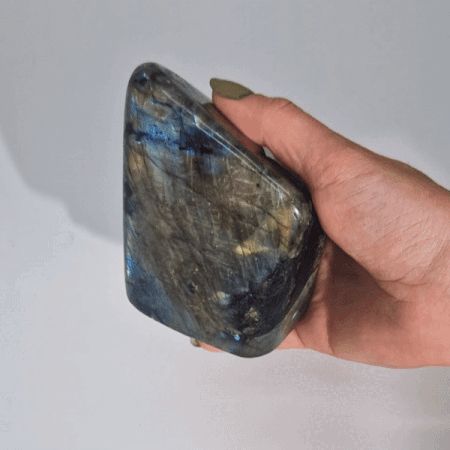 Madagascar Labradorite Large Stone (approx 550-750gms  110-140mm) – detail view