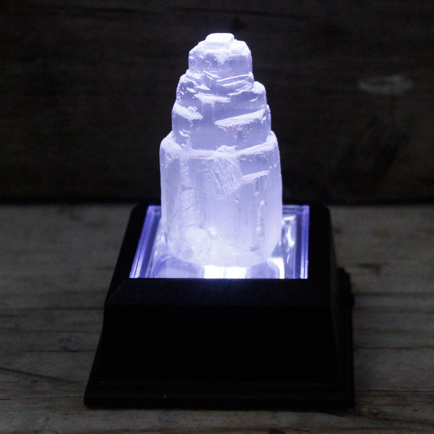 Natural Selenite Tower - 5 cm – lifestyle shot