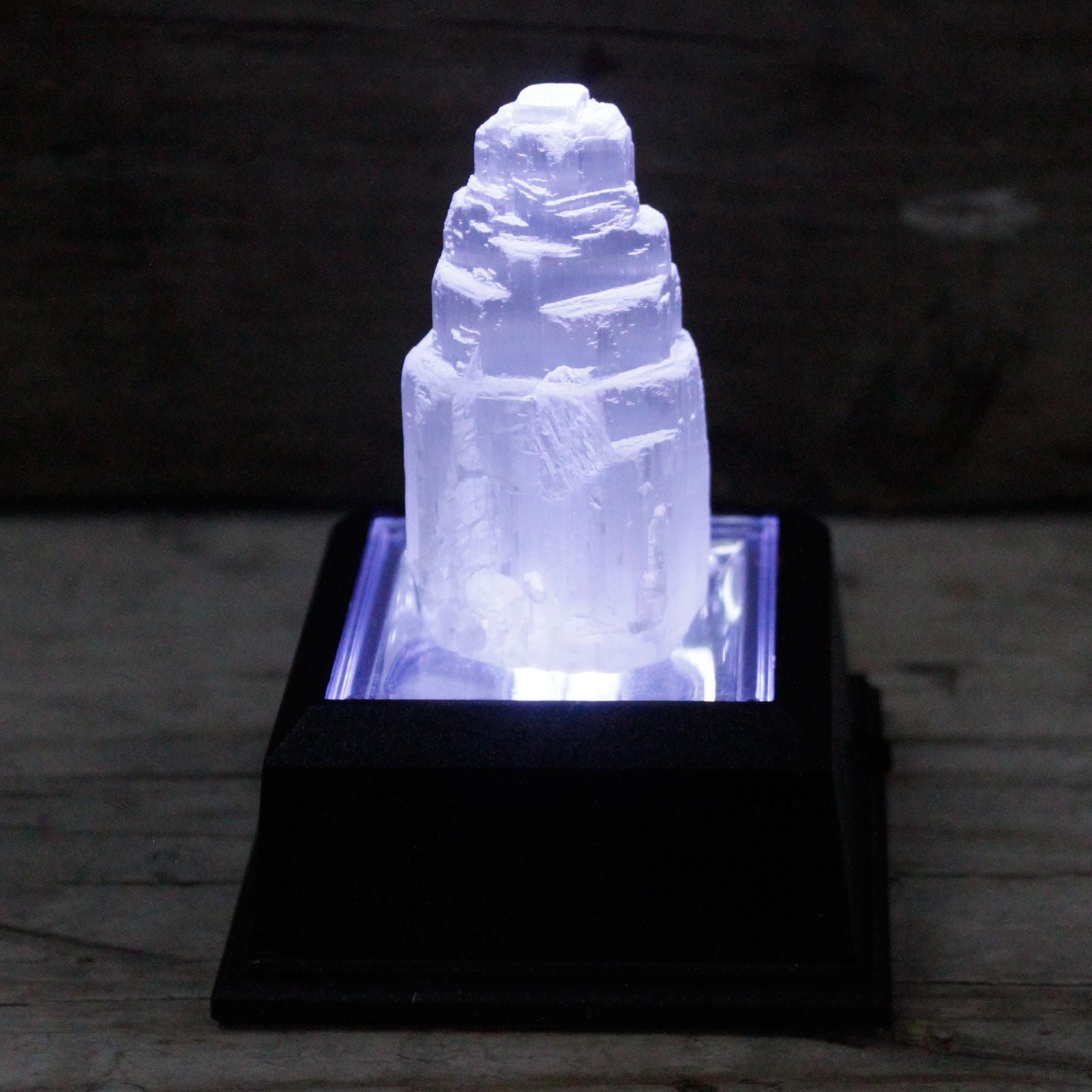 Natural Selenite Tower - 5 cm – lifestyle shot