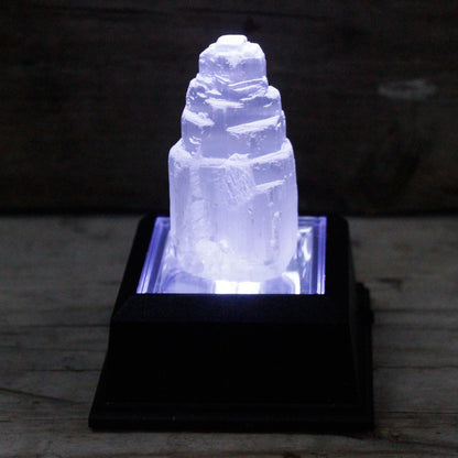 Natural Selenite Tower - 5 cm – lifestyle shot