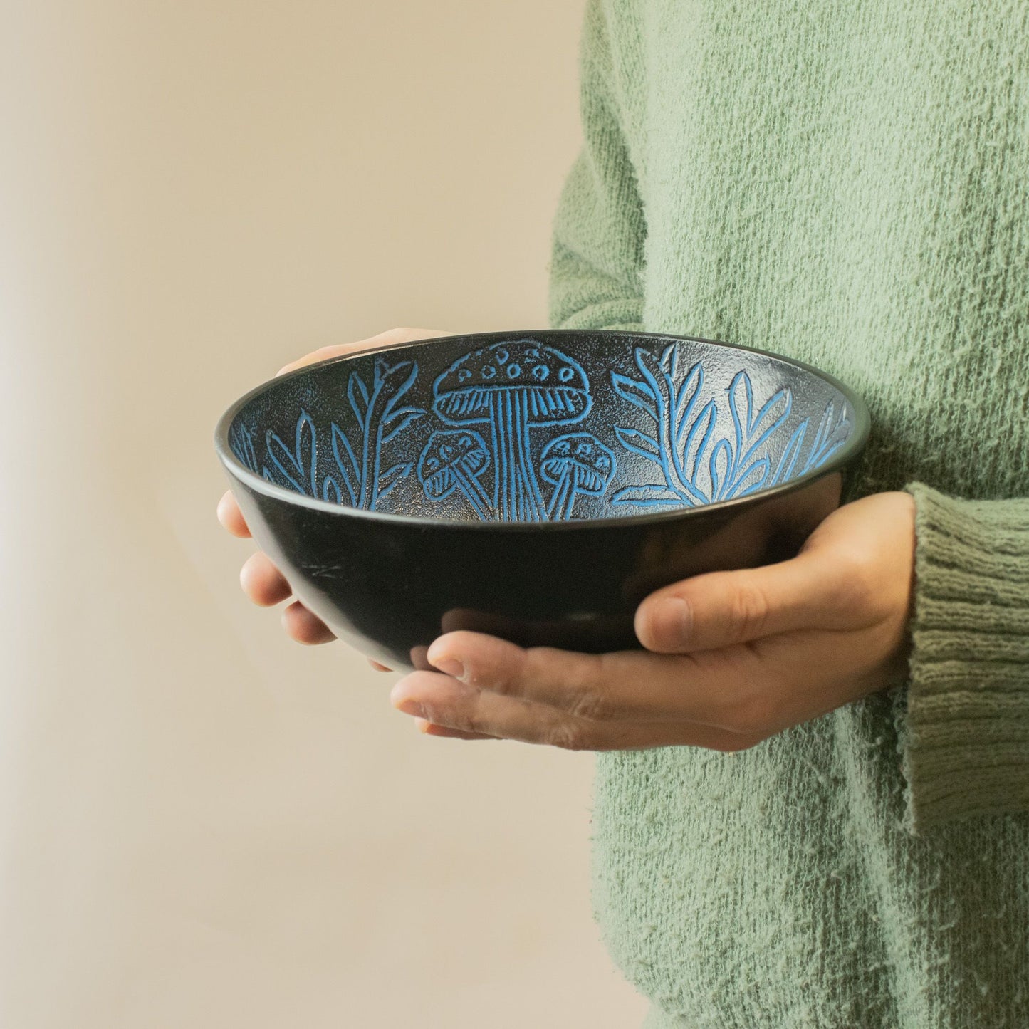 Aluminum Singing Bowl - Magic Mushroom - Blue (20cm) – product image 5