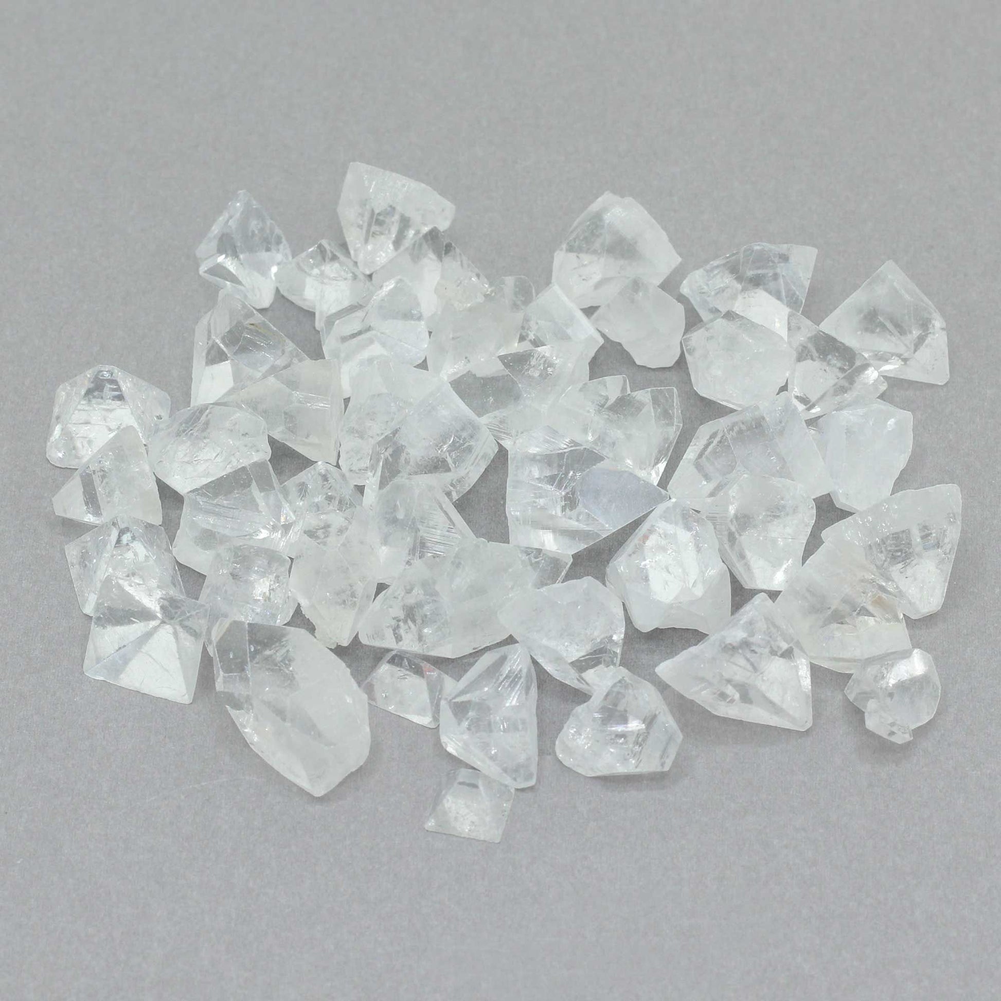 Apophyllite Tips  Small Size (7-10mm) - 100gms | Auro & Co