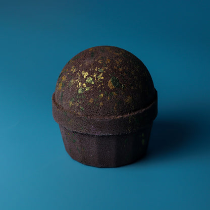 Dubai Bath Bomb - Emerald Oudh Truffle – detail view
