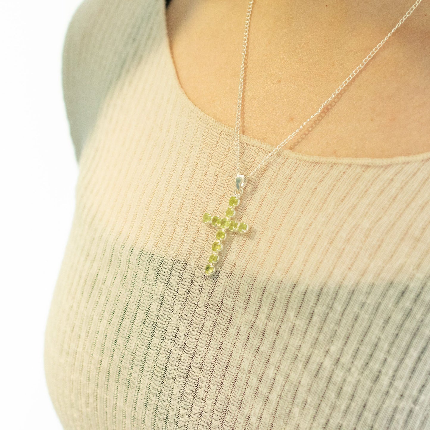Indian Devotional Pendant - Silver Plated (45cm Chain)- Peridot Crucifix – detail view