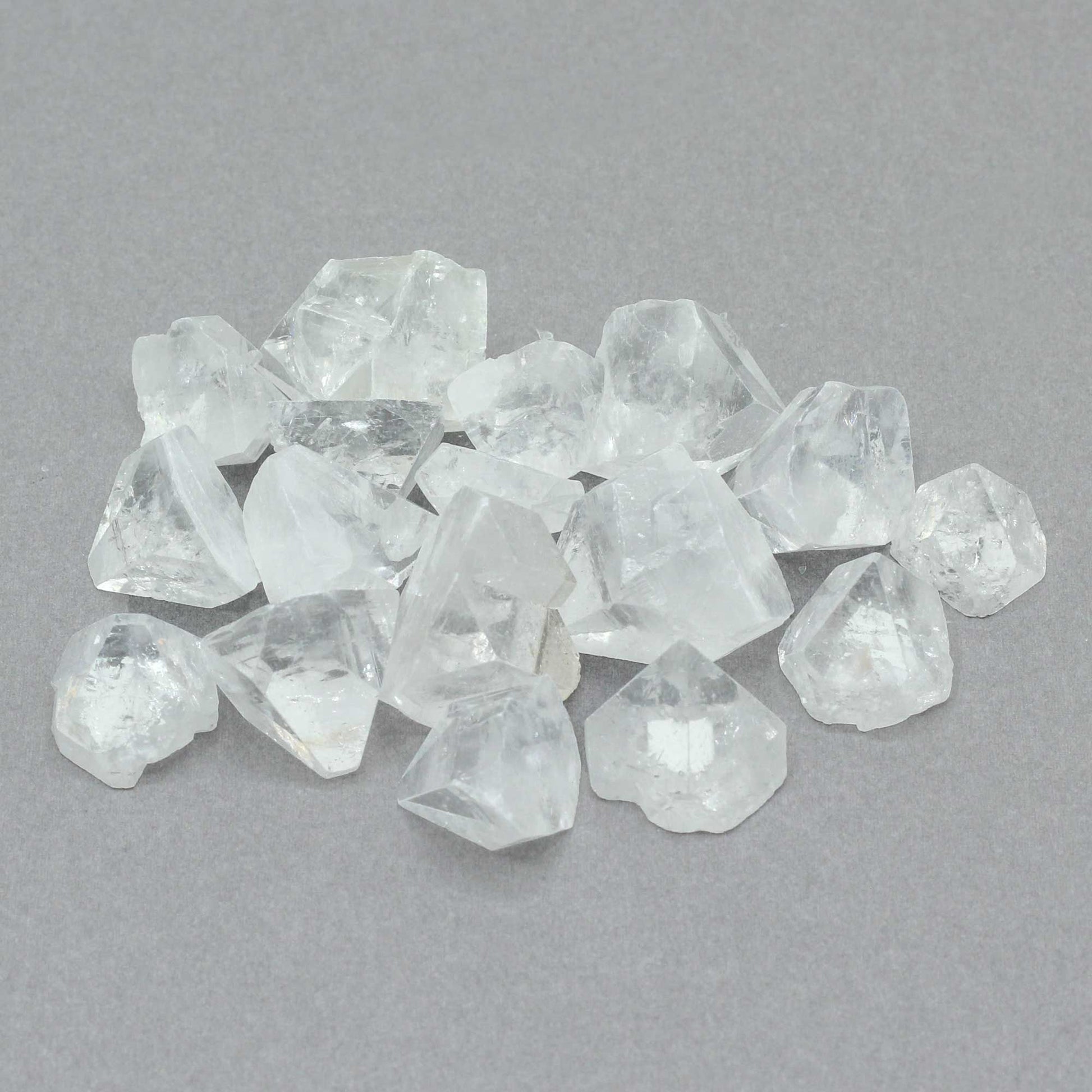Apophyllite Tips  Med Size (12-20mm) - 100gms | Auro & Co