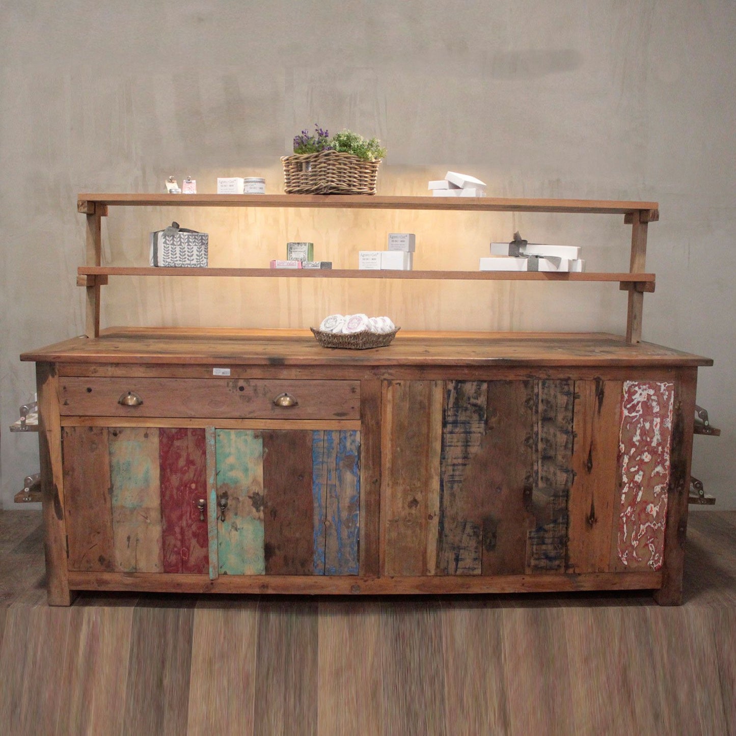 A&C Large Centre Display Table 207x97x80cm – detail view