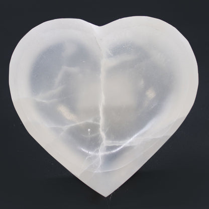 Selenite Heart Bowl - 15cm – detail view