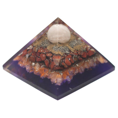 Lrg Organite Pyramid 80mm - Peacock – lifestyle shot