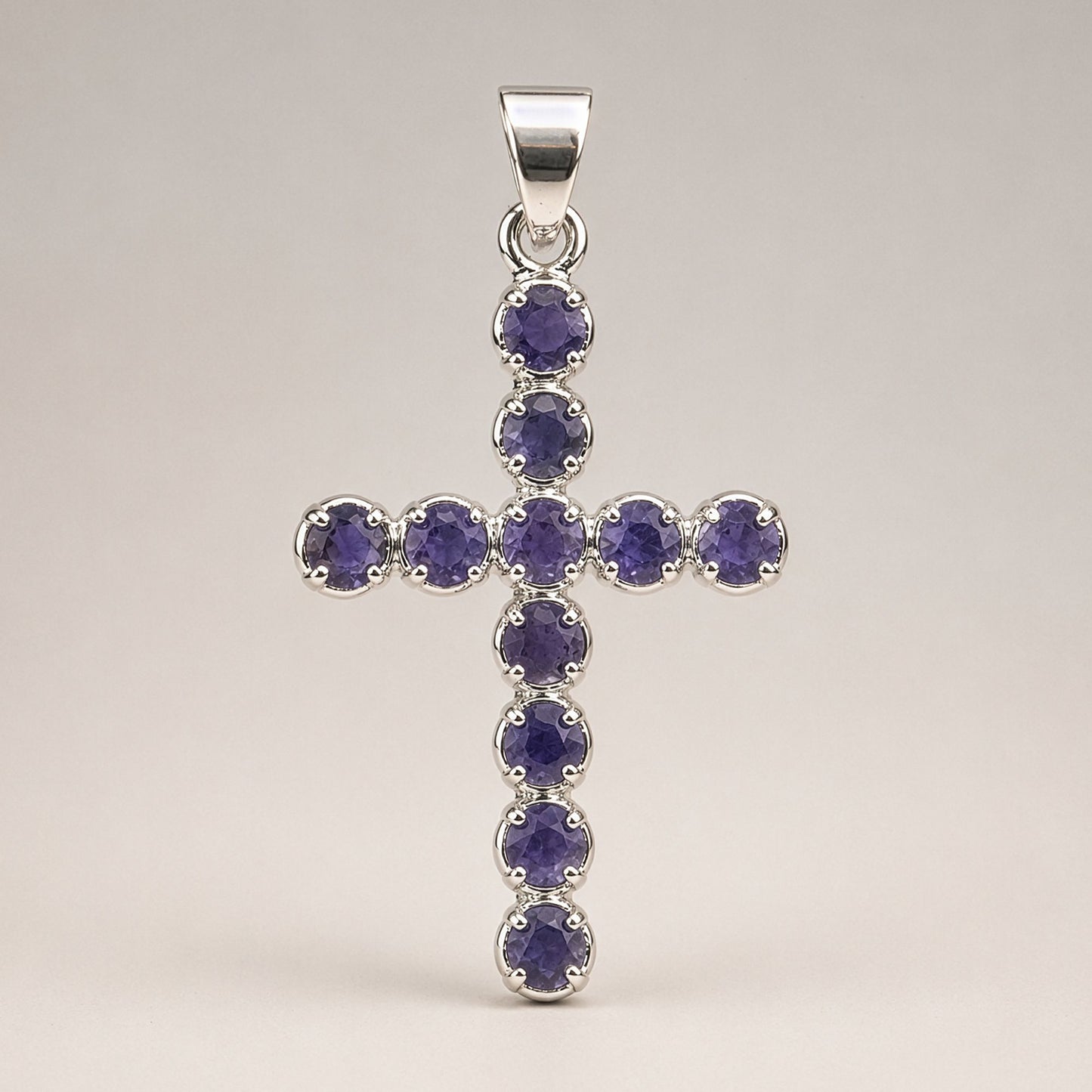 Indian Devotional Pendant - Silver Plated (45cm Chain)- Ionite Crucifix – detail view