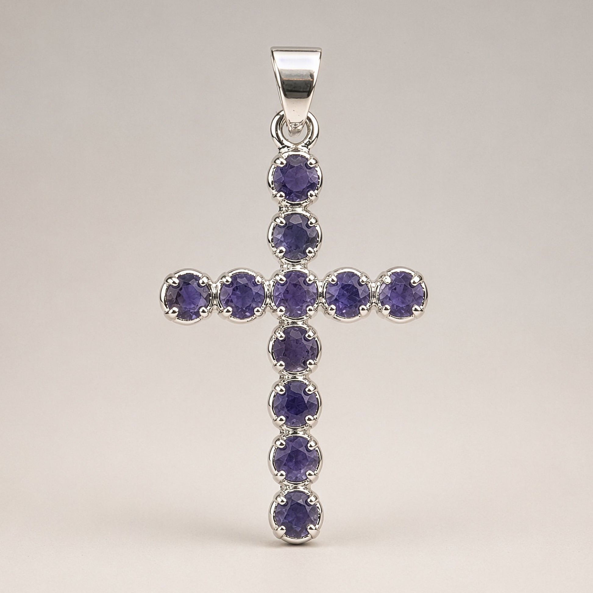 Indian Devotional Pendant - Silver Plated (45cm Chain)- Ionite Crucifix – detail view
