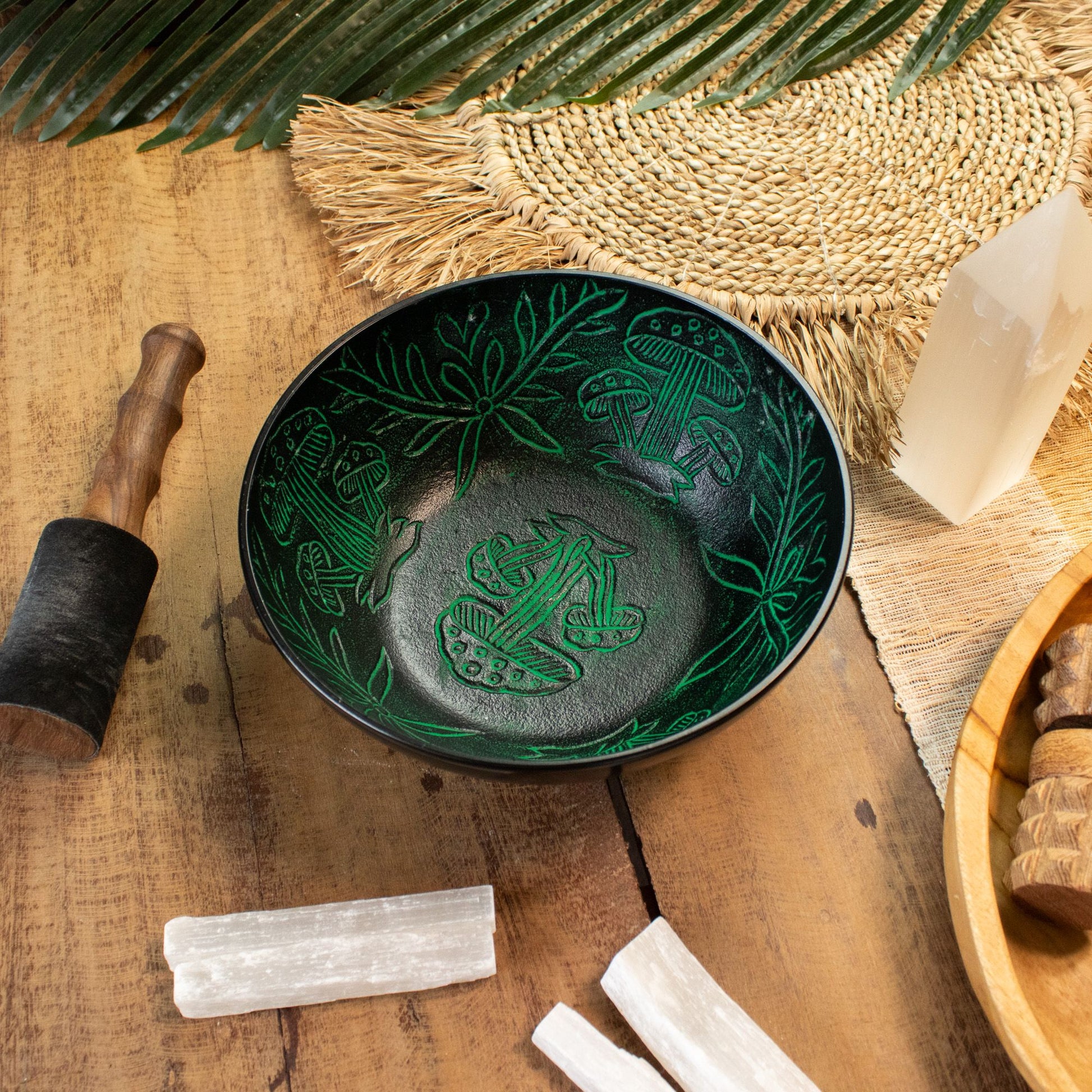 Aluminum Singing Bowl - Magic Mushroom - Green (20cm) – lifestyle shot