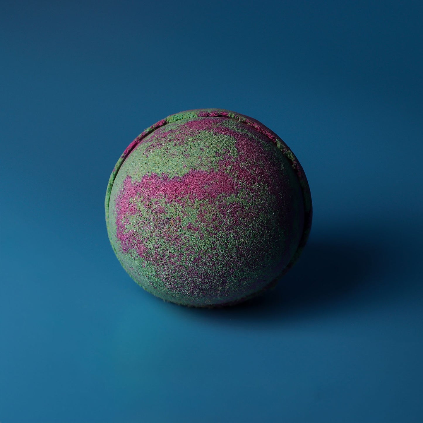 Set of 3 Fruity Rhubarb Bath Bombs – detail view