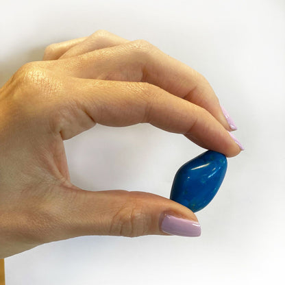 M Tumble Stone - Blue Howlite – detail view