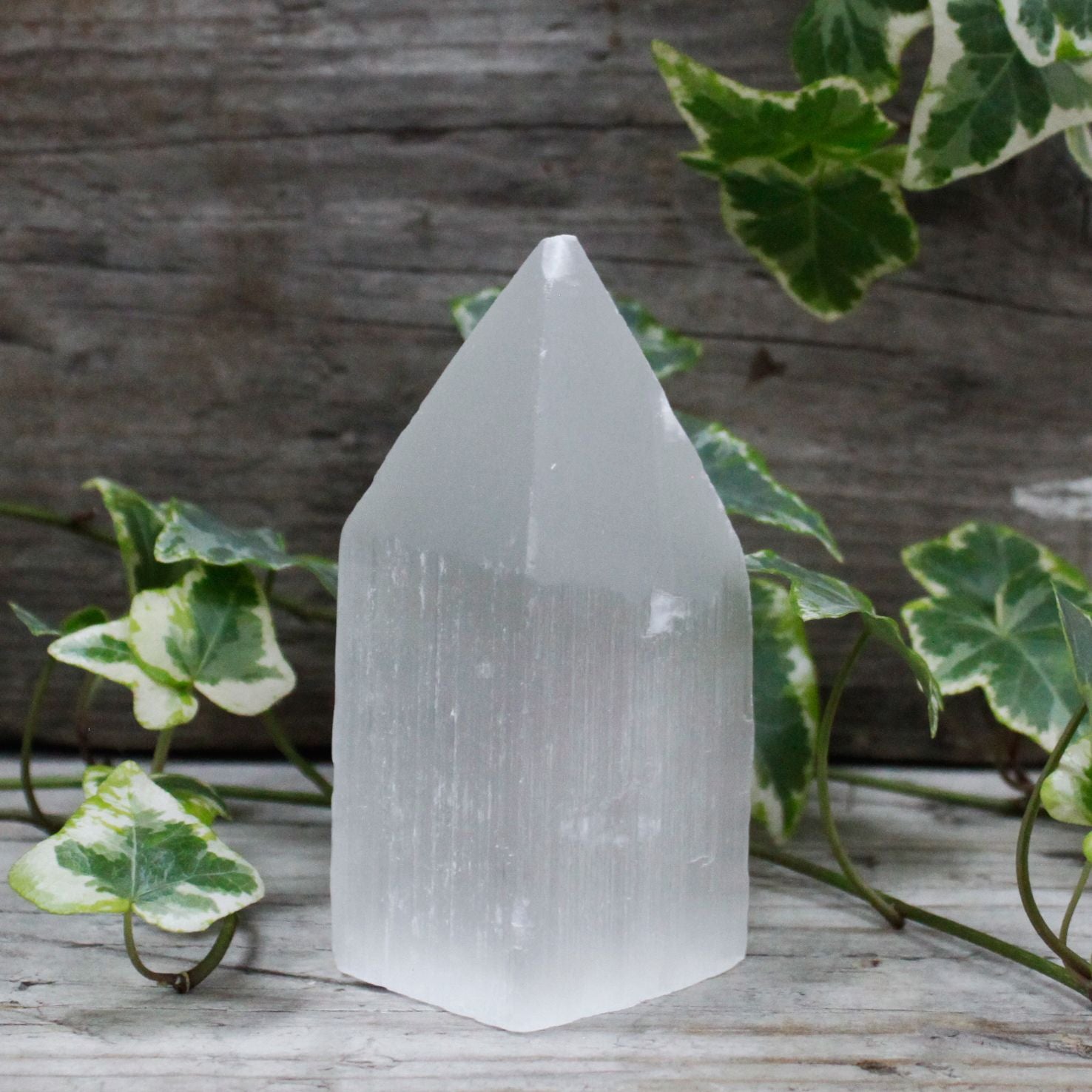 Selenite Pencil Point Tower - 10 cm – detail view