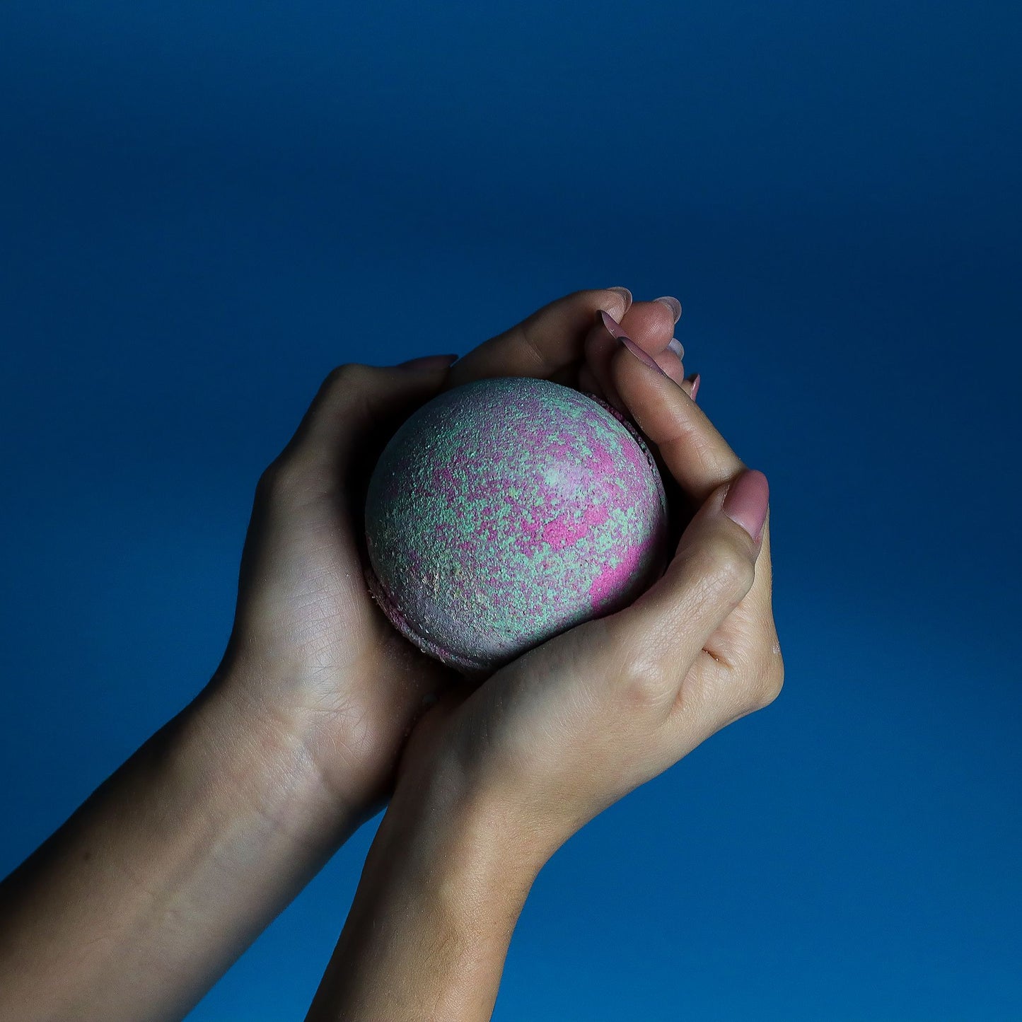 Set of 3 Fruity Rhubarb Bath Bombs – lifestyle shot