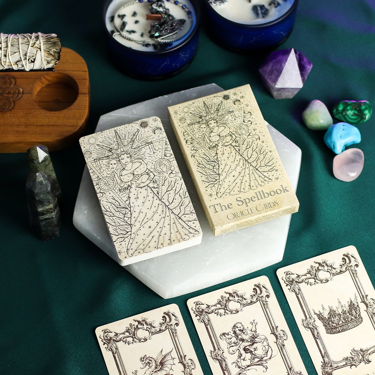 The Spellbook Oracle Cards – Witchcraft Deck – packaging